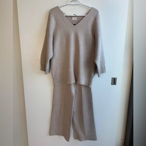 Wilfred Souvenir Set (Sweater + Pants)